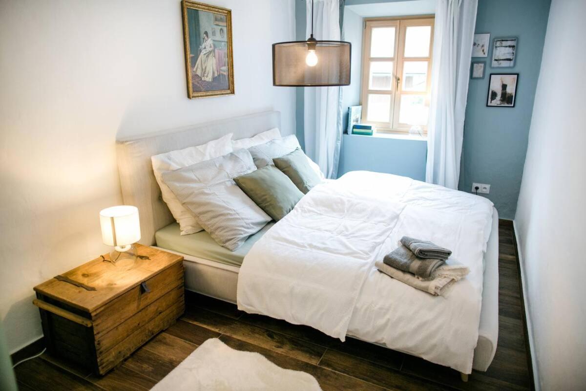 Apartment Aussee- Beletage Salzherrenhof- Kueche, Wlan, Netflix Bad Aussee Exterior photo